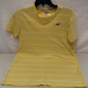 Hollister Yellow v-neck T-shirt size medium